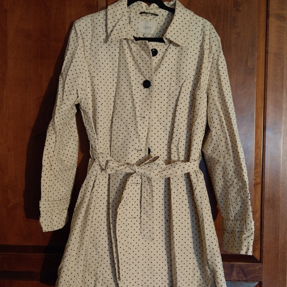LOFT belted trench with star pattern NWOT
